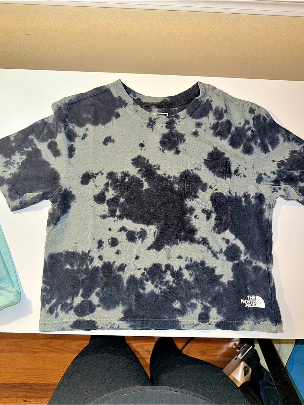 The North Face Girls Tie Dye Pocket Crop Tee Gray & Black Medium